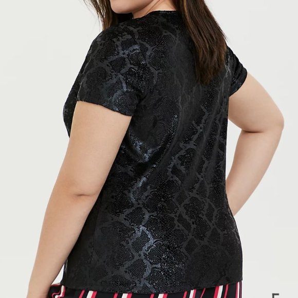 2X HOST PICK!!! BLACK SNAKESKIN PRINT VELVET HIGH NECK TEE - Picture 4 of 7